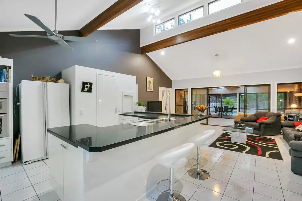 5 Lamorna Court, Ferny Hills Sold by Queensland Sotheby's International Realty - image 1