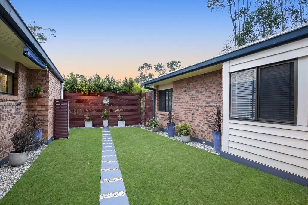 5 Lamorna Court, Ferny Hills Sold by Queensland Sotheby's International Realty - image 1