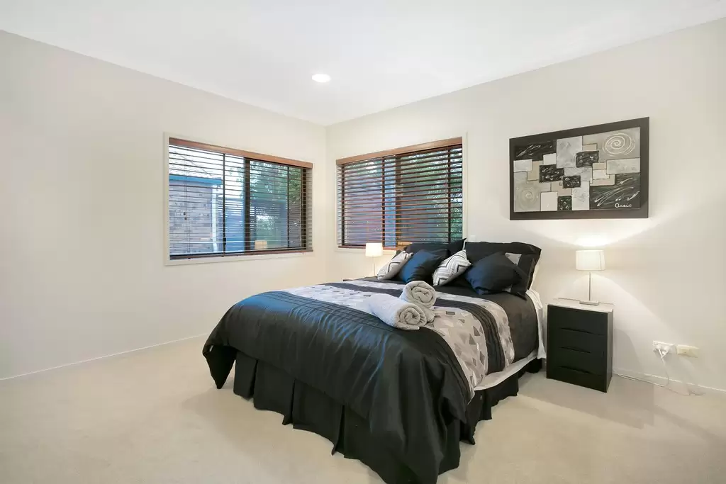 5 Lamorna Court, Ferny Hills Sold by Queensland Sotheby's International Realty - image 1