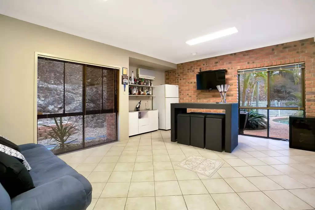 5 Lamorna Court, Ferny Hills Sold by Queensland Sotheby's International Realty - image 1